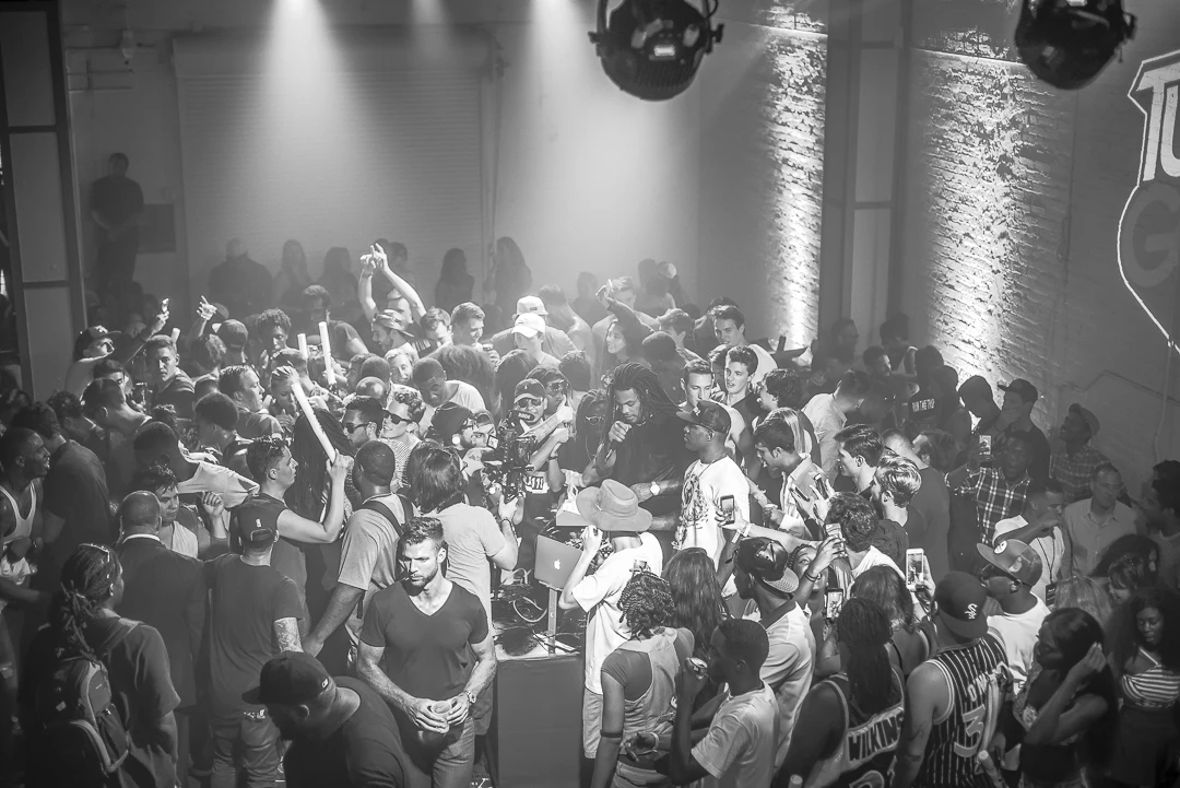 Audience Jumps On Stage Club Loko