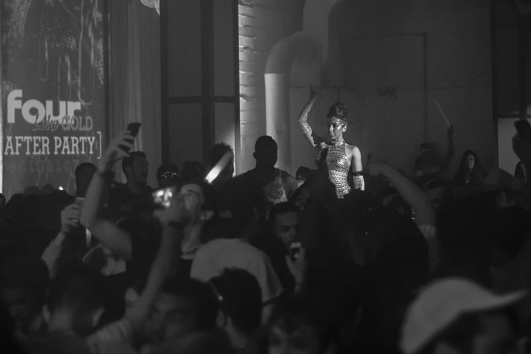 Club Loko Gold Dancer